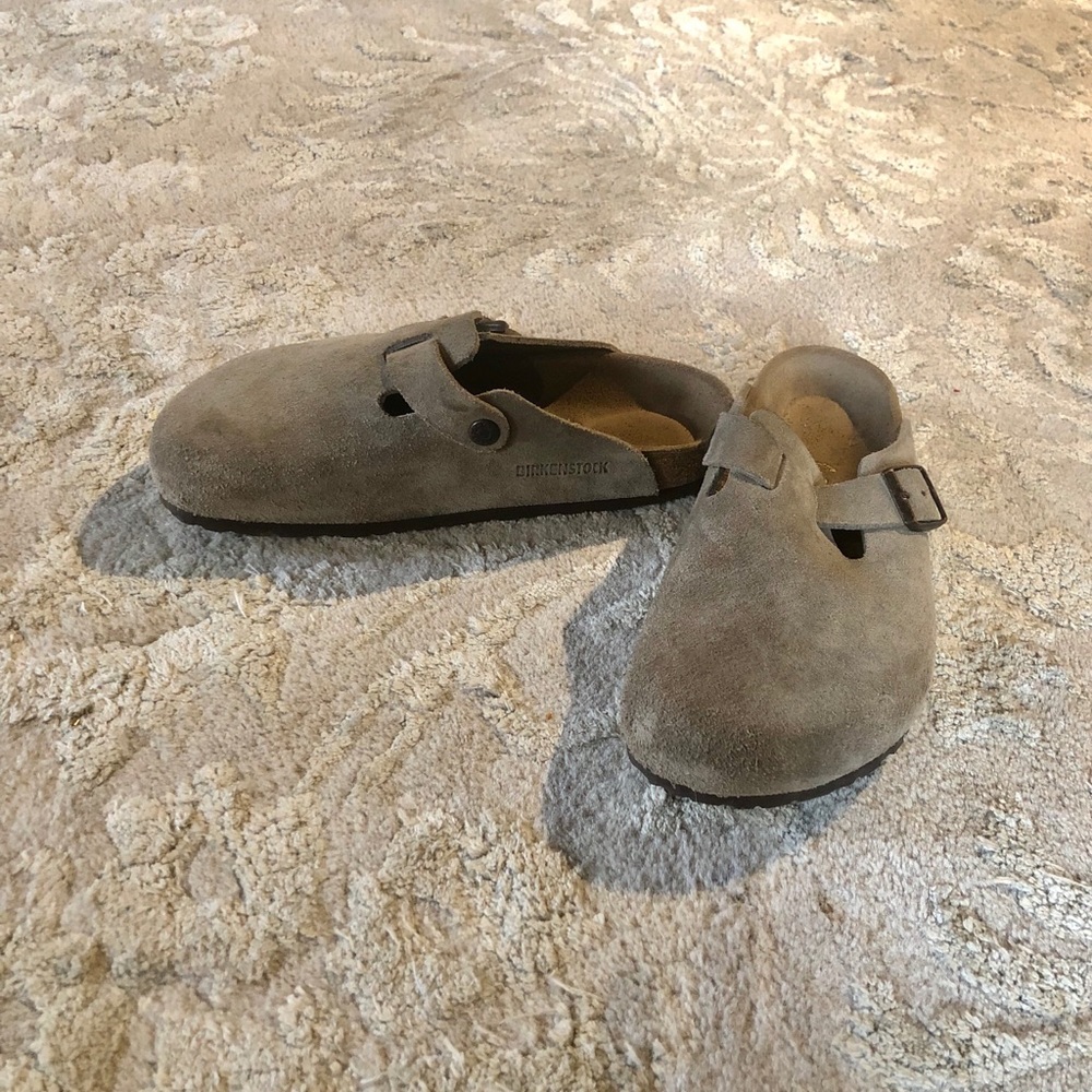 Birkenstocks “Boston” Classic style Taupe Size 7.5